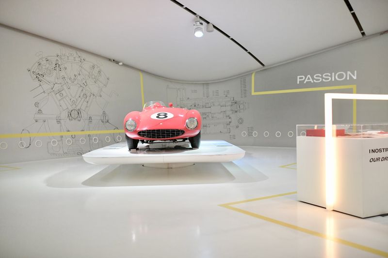 Enzo Ferrari Museum - luigiontour.de - Reiseblog